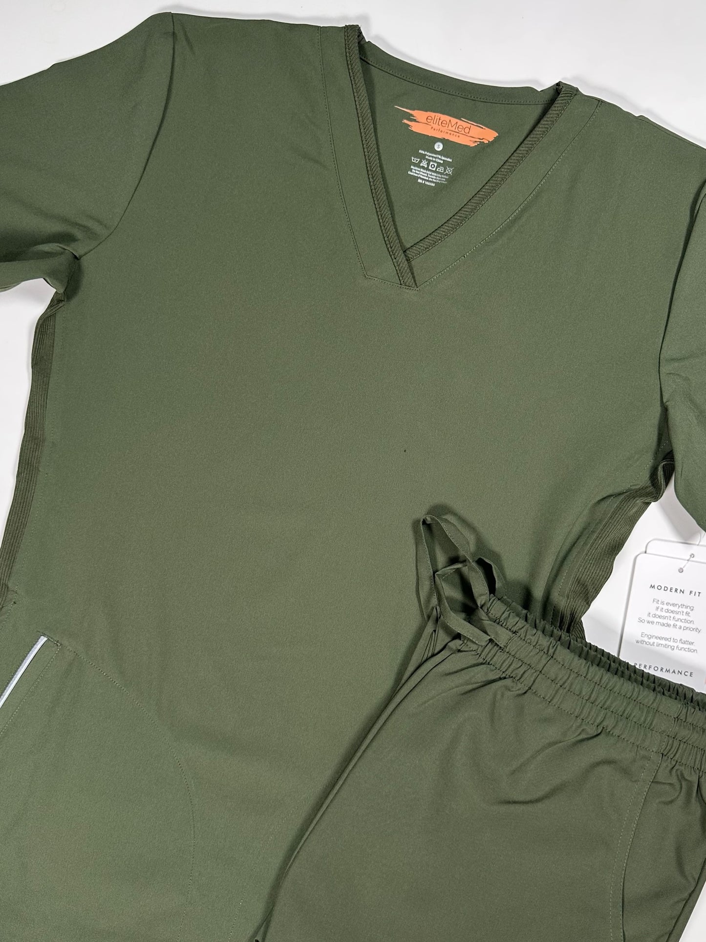 Elite Med Jogger Set 1813 – Comodidad & Estilo