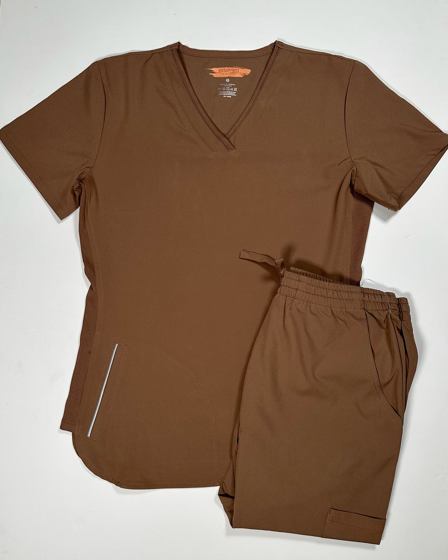 Elite Med Jogger Set 1813 – Comodidad & Estilo