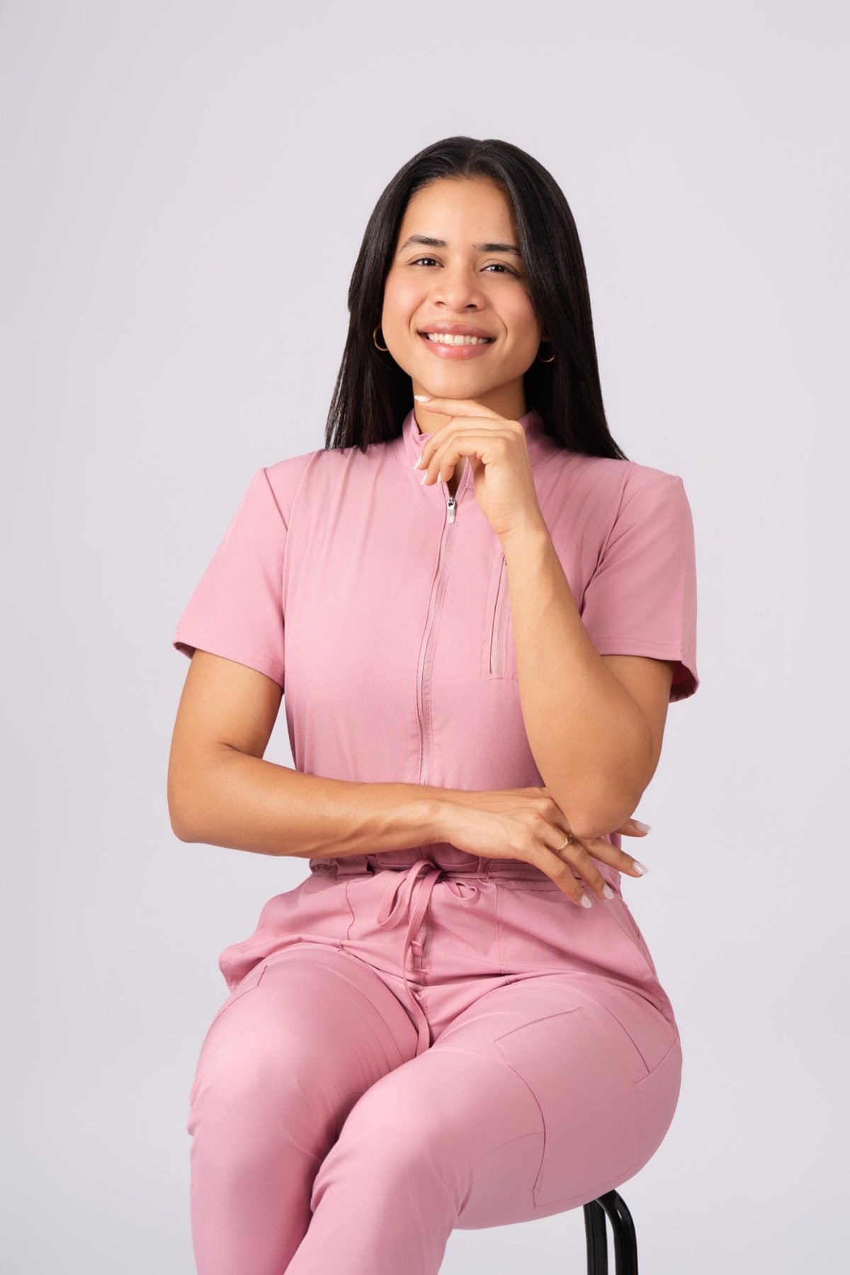 EliteMed Performance Jumpsuit 1823 – Comodidad, Funcionalidad y Estilo Profesional