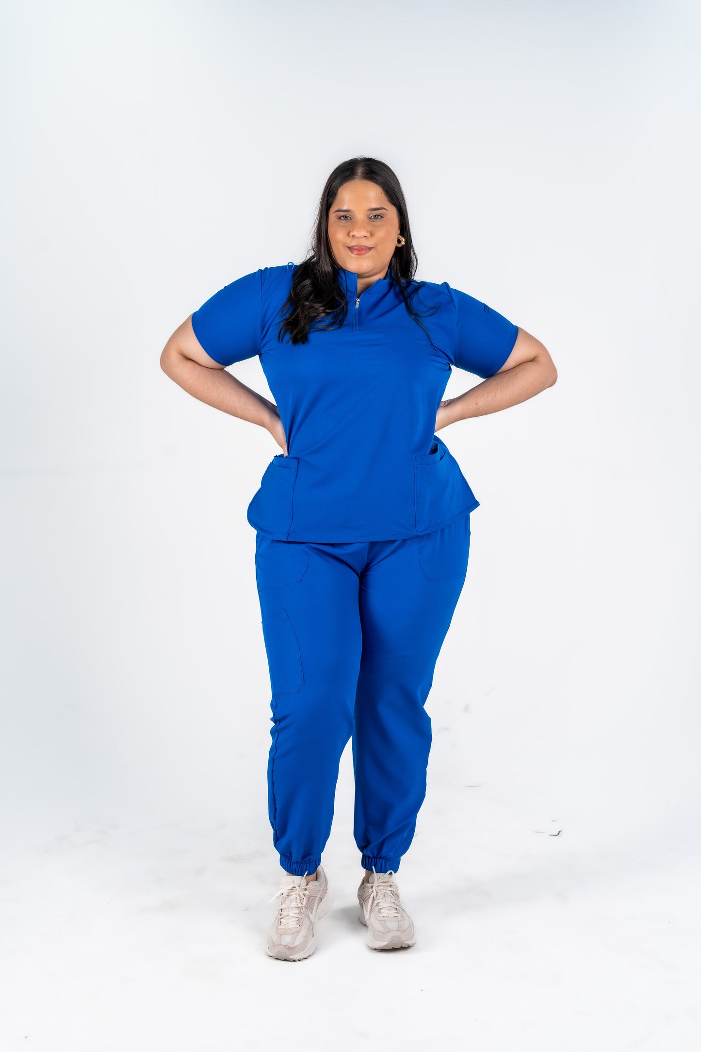 Karisma Jogger Set 1603 – Ajuste Moderno con Cierre y Máxima Funcionalidad