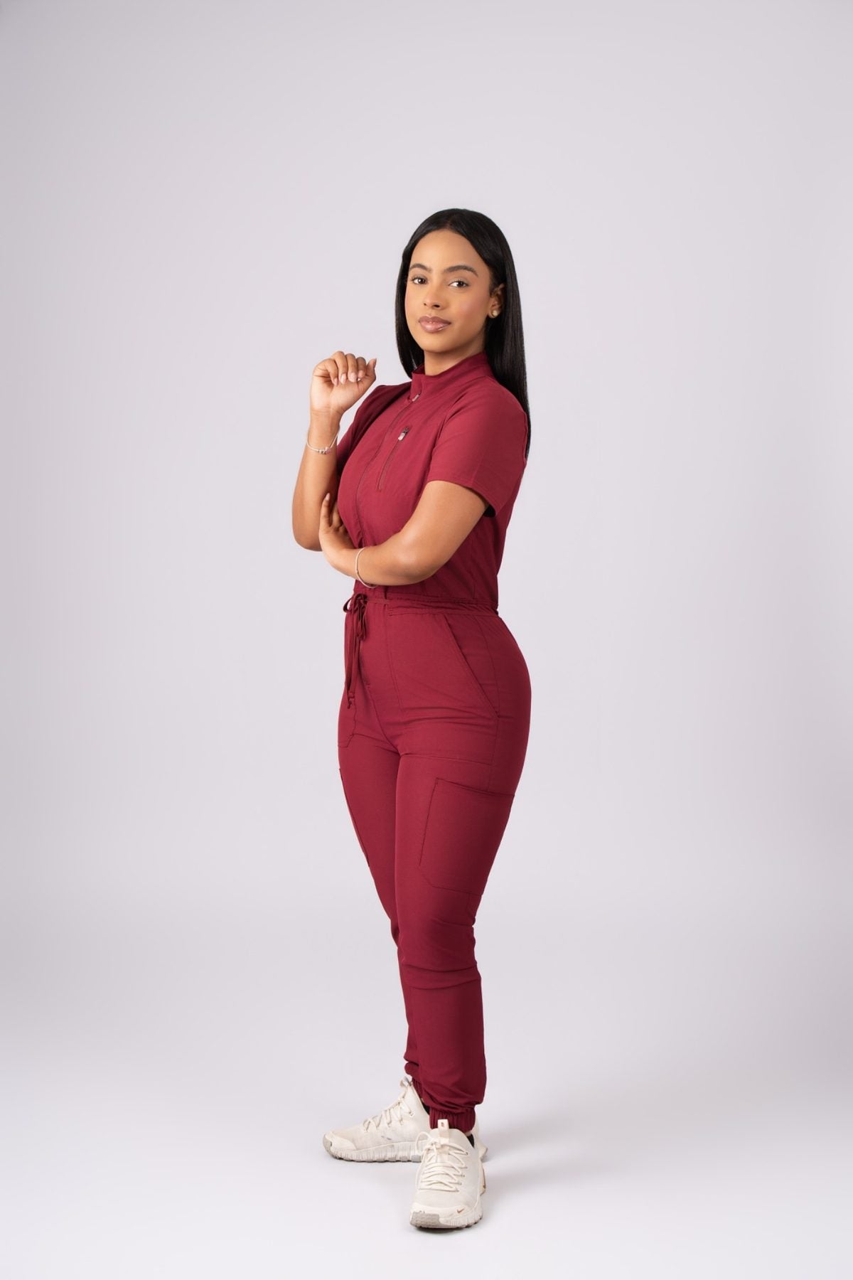 EliteMed Performance Jumpsuit 1823 – Comodidad, Funcionalidad y Estilo Profesional