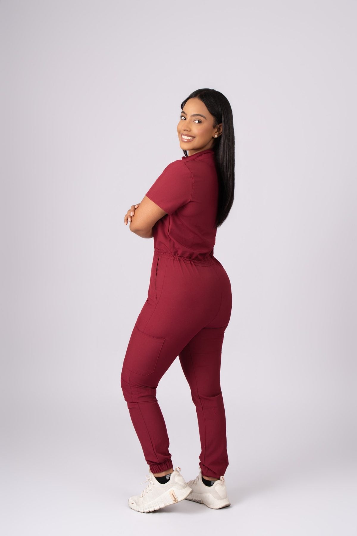 EliteMed Performance Jumpsuit 1823 – Comodidad, Funcionalidad y Estilo Profesional