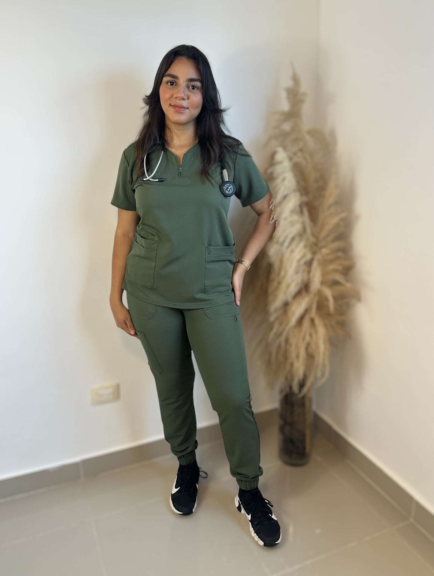 Karisma Jogger Set 1605 – Cuello Zip Clásico